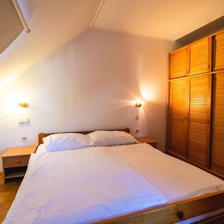 Extraordinary Apartment In Banovci Verzej ภายนอก รูปภาพ
