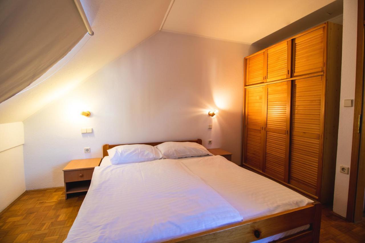 Extraordinary Apartment In Banovci Verzej ภายนอก รูปภาพ